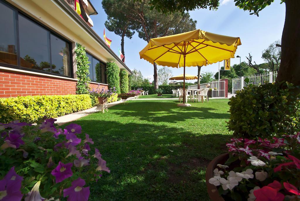 Hotel Versilia Lido di Camaiore Eksteriør bilde